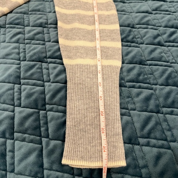 Nordstrom Signature 100% cashmere Zip Up hoodie Sweater